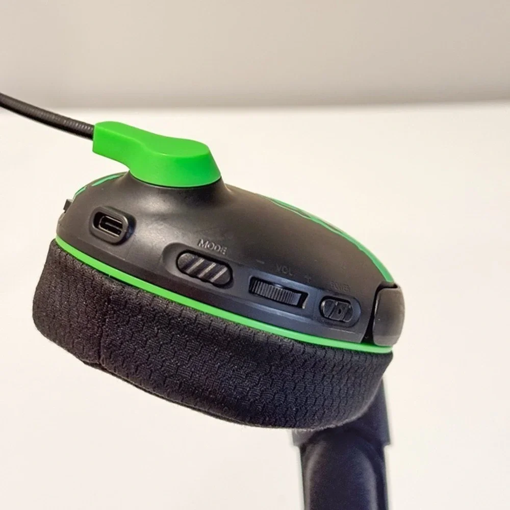 PDP AIRLITE Glow Pro Wireless Headset Jolt Green Glow-in-Dark for Xbox - Tested